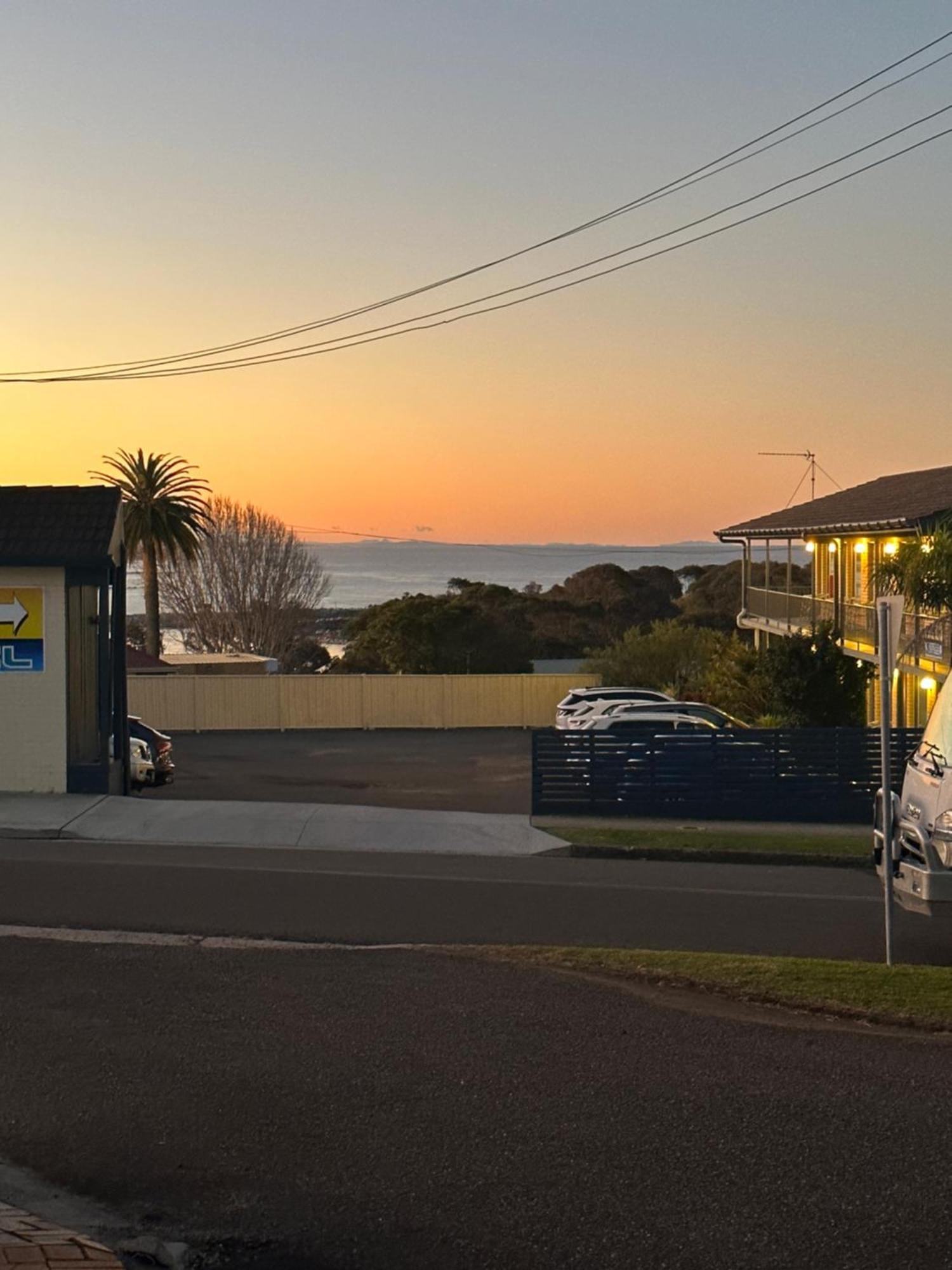 Holiday Lodge Motor Inn Narooma Exterior photo